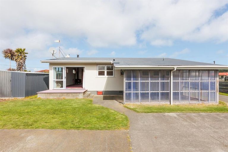 Photo of property in 1938 Parewanui Road, Parewanui, Bulls, 4894