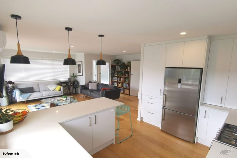 Photo of property in 25b Lidcombe Place, Avondale, Auckland, 1026