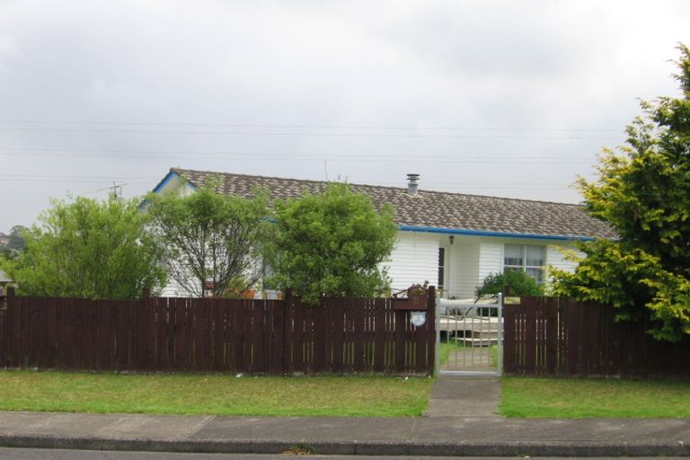 Photo of property in 11 Vina Place, Massey, Auckland, 0614