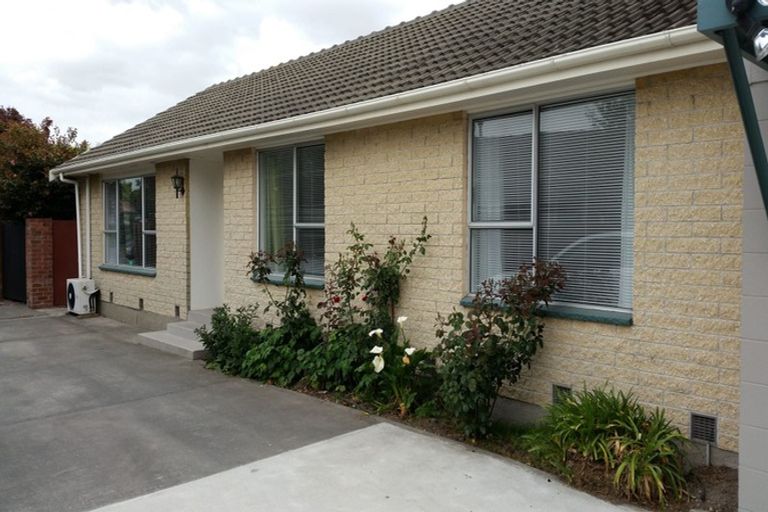 Photo of property in 17 Mckellar Place, Hornby, Christchurch, 8042