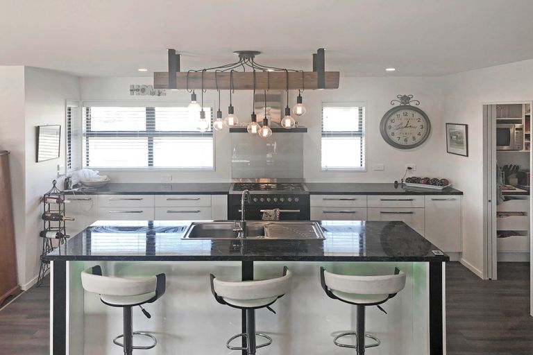 Photo of property in 37 Te Korari Street, Marshland, Christchurch, 8083