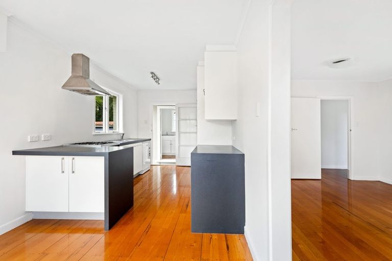 Photo of property in 727 Te Atatu Road, Te Atatu Peninsula, Auckland, 0610