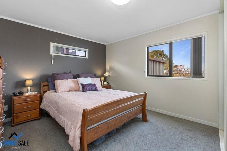 Photo of property in 19a Reid Road, New Lynn, Auckland, 0600