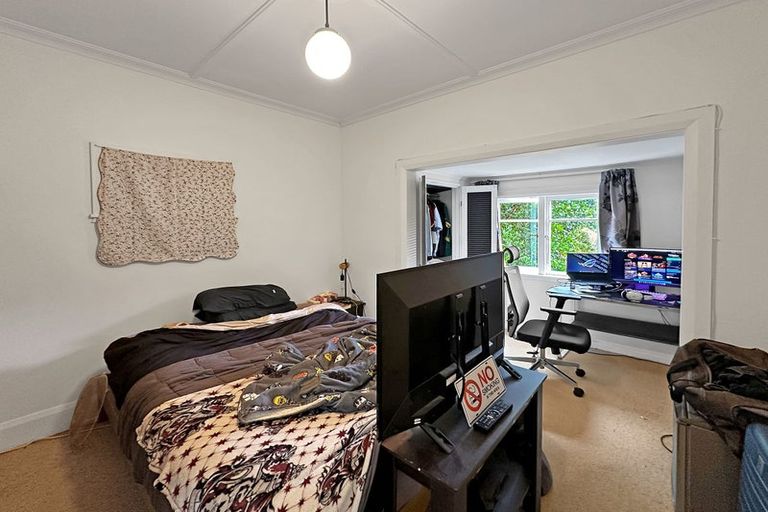 Photo of property in 54 Moana Road, Kelburn, Wellington, 6012