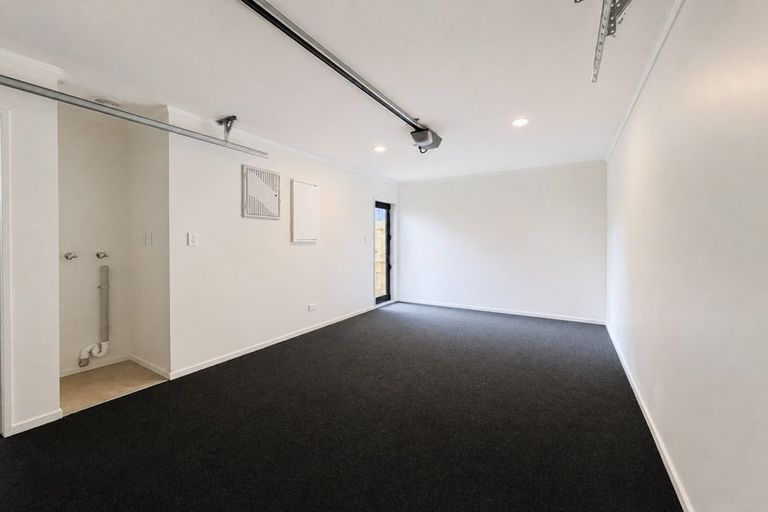 Photo of property in 32 Black Beech Crescent, Takanini, 2110