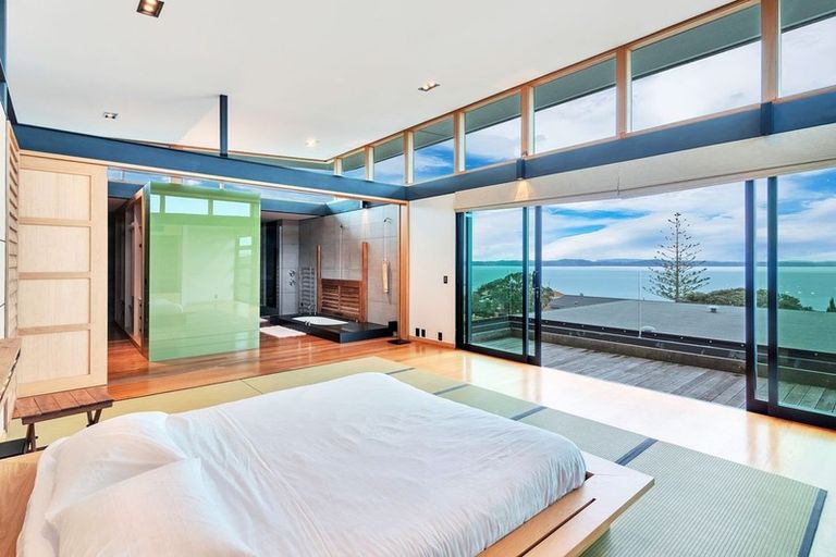 Photo of property in 51 Pacific Parade, Army Bay, Whangaparaoa, 0930