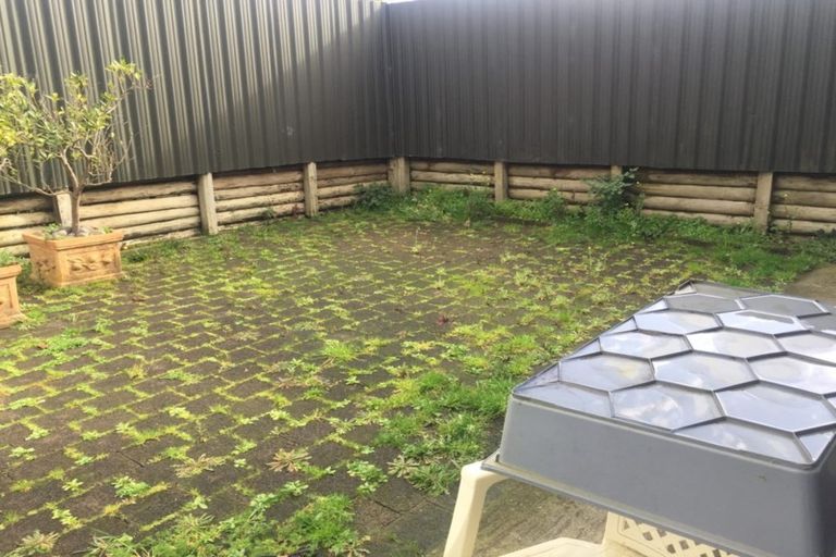 Photo of property in 2/71 Howe Street, Howick, Auckland, 2014