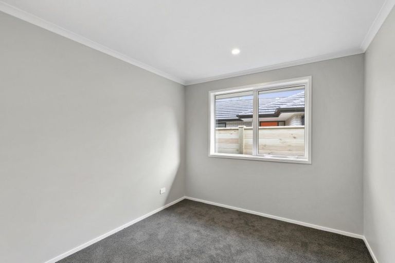 Photo of property in 8 Martingale Drive, Whitby, Porirua, 5024