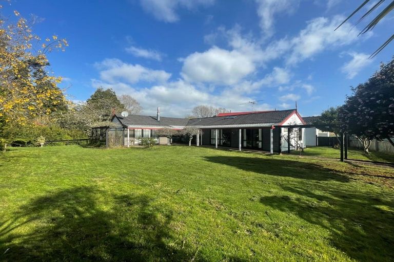 Photo of property in 19 Nikau Street, Inglewood, 4330