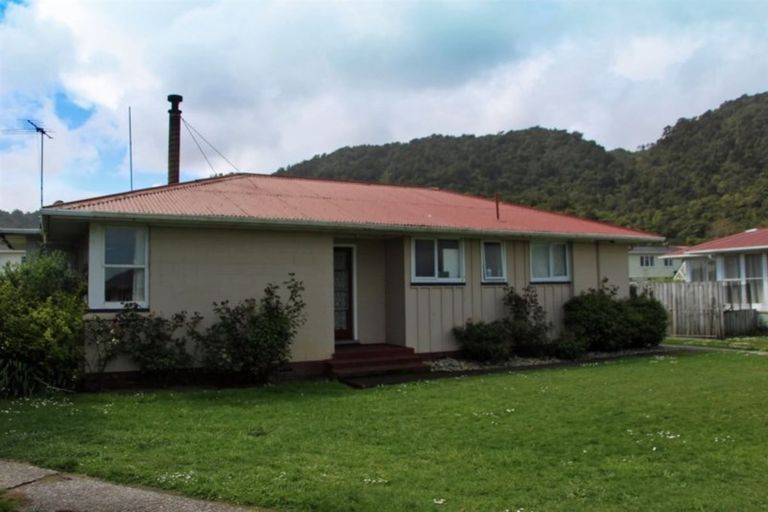 Photo of property in 9 Barkley Place, Cobden, Greymouth, 7802