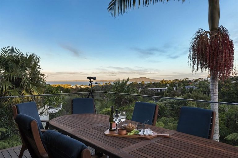 Photo of property in 39 Aberdeen Road, Castor Bay, Auckland, 0620