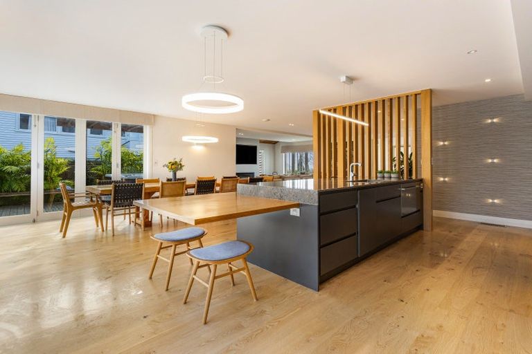 Photo of property in 31 Seacliffe Avenue, Belmont, Auckland, 0622