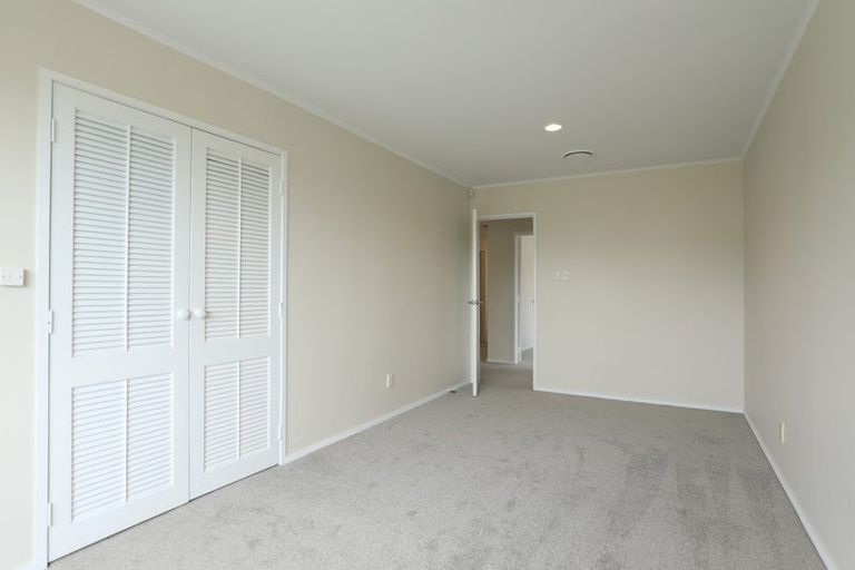 Photo of property in 118 Glenmore Road, Sunnyhills, Auckland, 2010