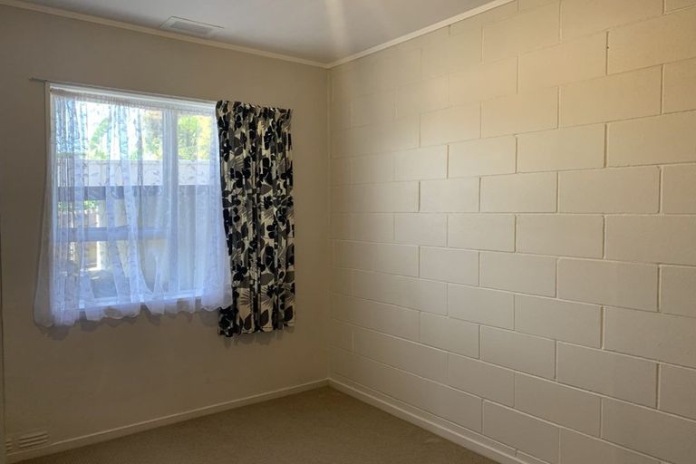 Photo of property in 1/100 Lynwood Road, New Lynn, Auckland, 0600