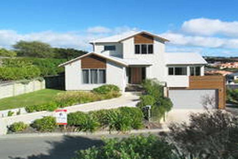 Photo of property in 12 Port Lane, Whitby, Porirua, 5024