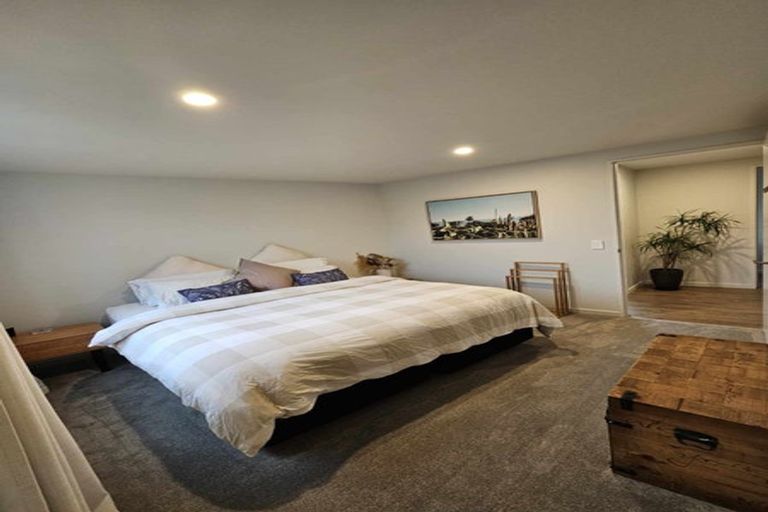 Photo of property in 12 Irvines Track, Halswell, Christchurch, 8025