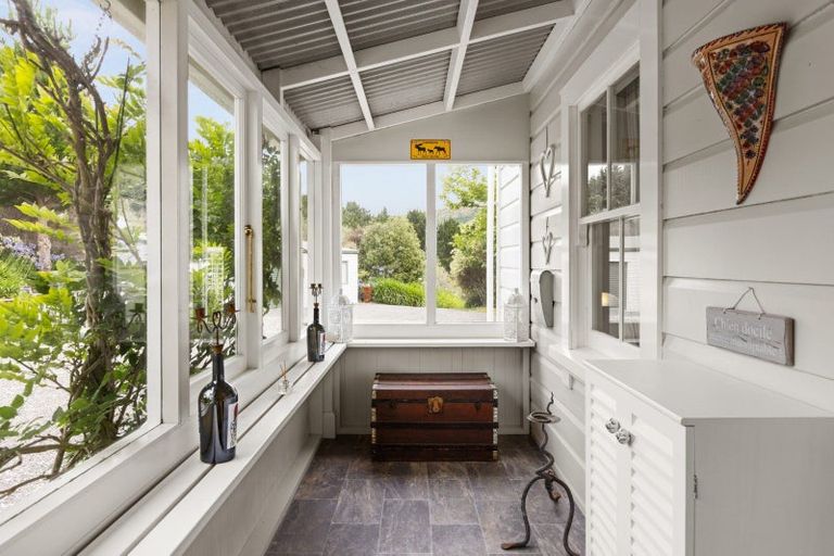 Photo of property in 52 Waipuka Road, Waimarama, Havelock North, 4294