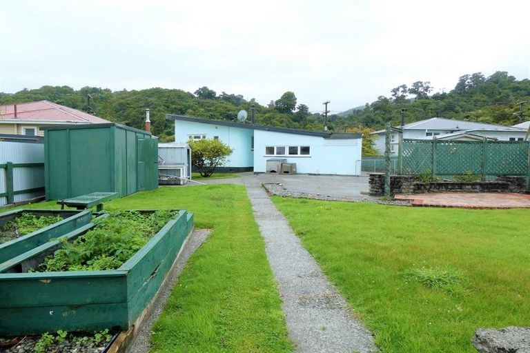 Photo of property in 102 Marsden Road, Greymouth, 7805