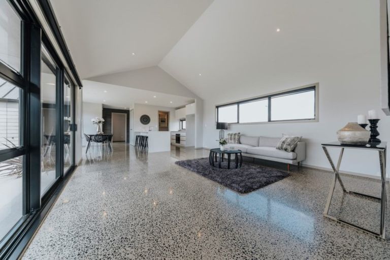 Photo of property in 16 Kaniera Terrace, Cambridge, 3434