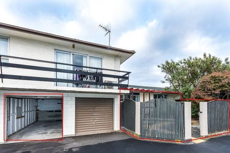Photo of property in 2/101 Middlepark Road, Sockburn, Christchurch, 8042