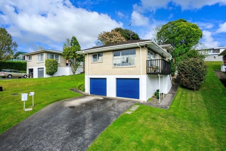 Photo of property in 1/14 Kathleen Street, Totara Vale, Auckland, 0627