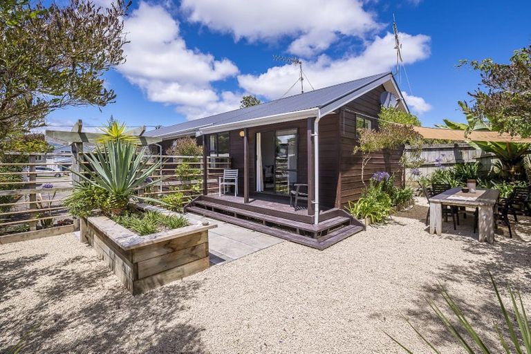 Photo of property in 15 Babbacombe Avenue, Otaki Beach, Otaki, 5512