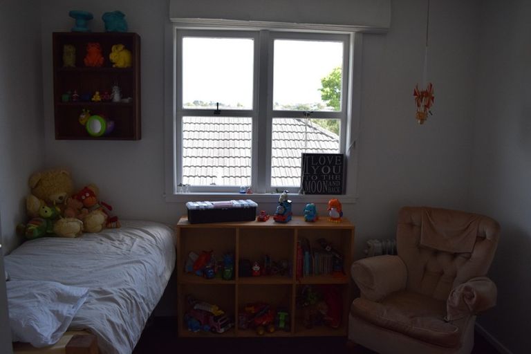 Photo of property in 11 Beulah Avenue, Rothesay Bay, Auckland, 0630
