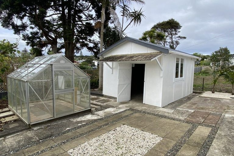 Photo of property in 1/43 Eastglen Road, Glen Eden, Auckland, 0602