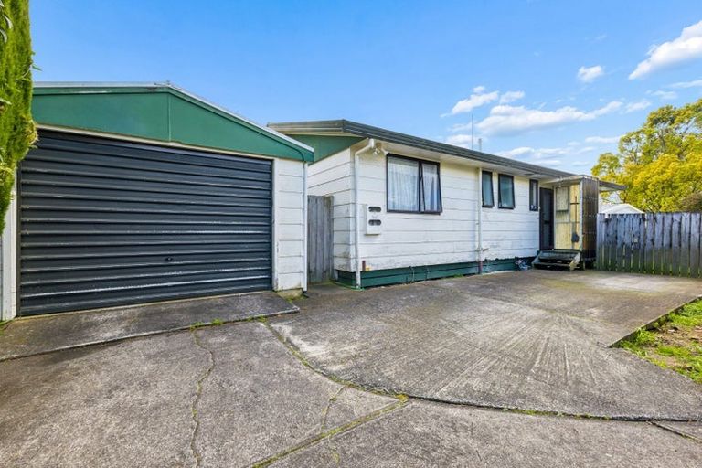 Photo of property in 2/77 Redcrest Avenue, Red Hill, Papakura, 2110