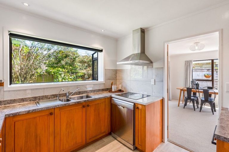 Photo of property in 1/29 Rosebank Grove, Waikanae, 5036