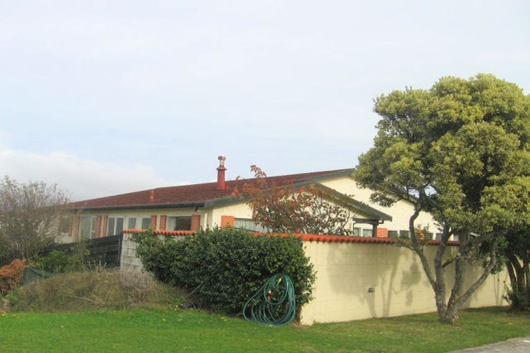 Photo of property in 54 Penryn Drive, Camborne, Porirua, 5026