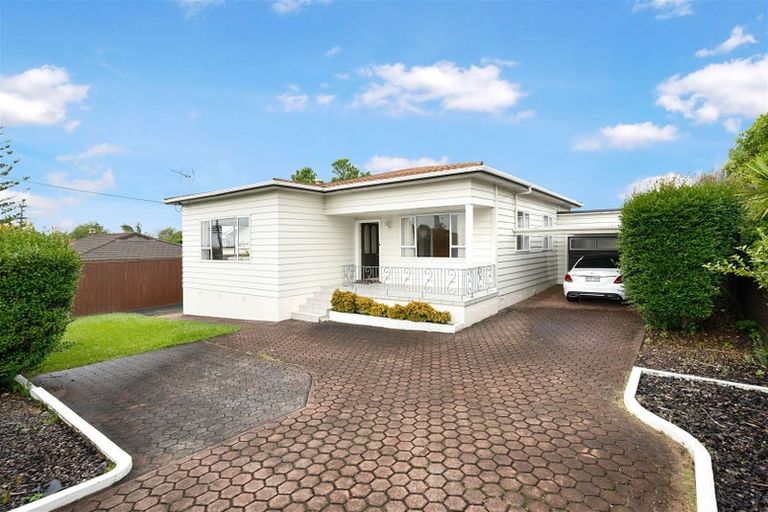 Photo of property in 81 Lynwood Road, New Lynn, Auckland, 0600