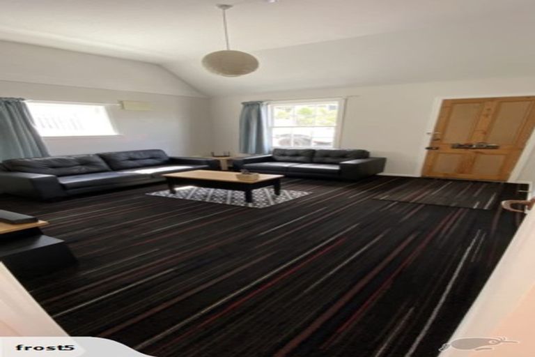 Photo of property in 45 Oxford Street, Lyttelton, 8082