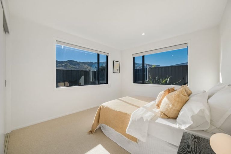 Photo of property in 7 Travertine Street, Cromwell, 9310