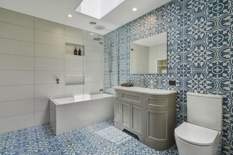 Photo of property in 24 Queen Street, Brighton, Dunedin, 9035