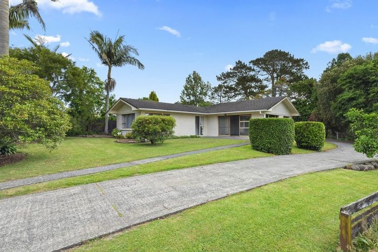 Photo of property in 11 Tui Place, Waiuku, 2123