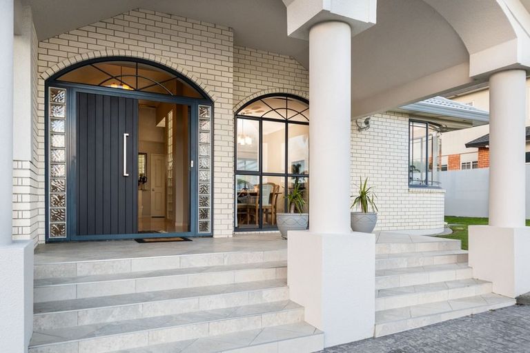 Photo of property in 6 Courtneys, West Harbour, Auckland, 0618