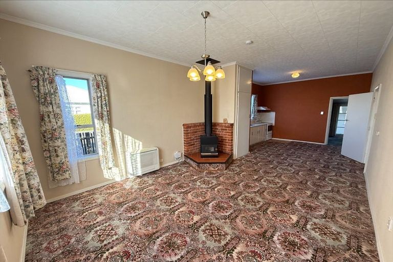 Photo of property in 33 Leonard Street, Waimate, 7924