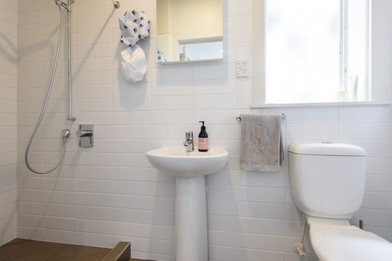 Photo of property in 11 Upper Bourke Street, Kilbirnie, Wellington, 6022