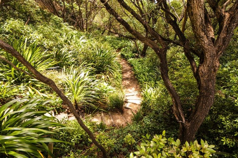 Photo of property in 6506 Christchurch Akaroa Road, Takamatua, 7581