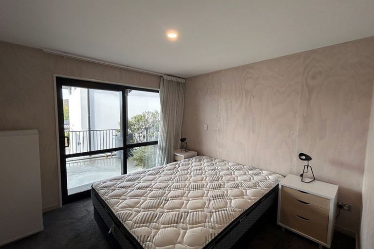 Photo of property in 6 Mataraki Place, Wanaka, 9305