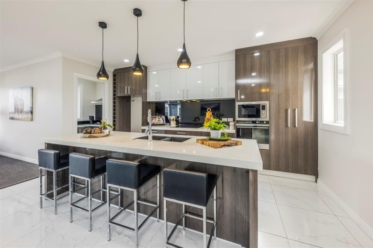 Photo of property in 10 Paso Fino Crescent, Karaka, Papakura, 2113