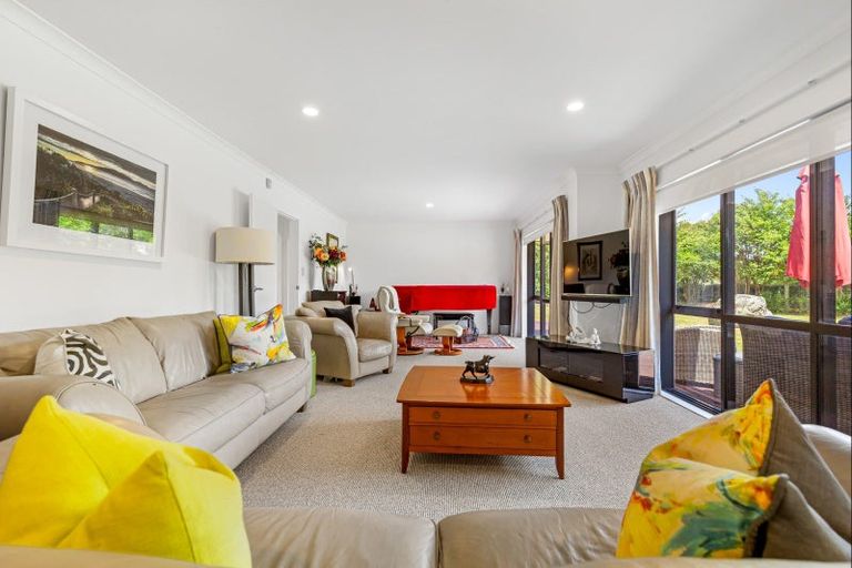 Photo of property in 8 Faydon Close, Ohau, Levin, 5570