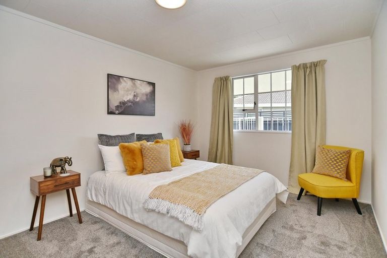 Photo of property in 1/24a Medina Crescent, Parklands, Christchurch, 8083