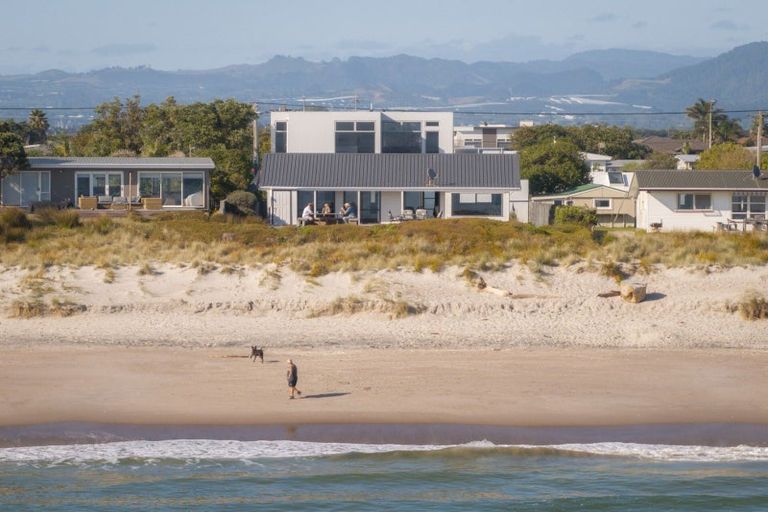 Photo of property in 31 Karewa Parade, Papamoa Beach, Papamoa, 3118