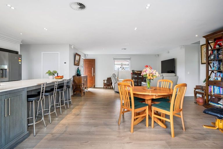 Photo of property in 229a Ocean Road, Whangamata, 3620