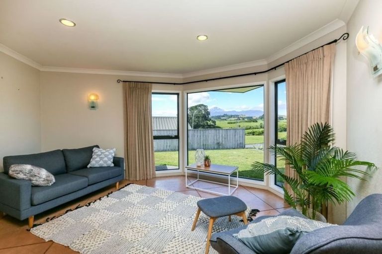 Photo of property in 3 Rotokare Crescent, Whalers Gate, New Plymouth, 4310