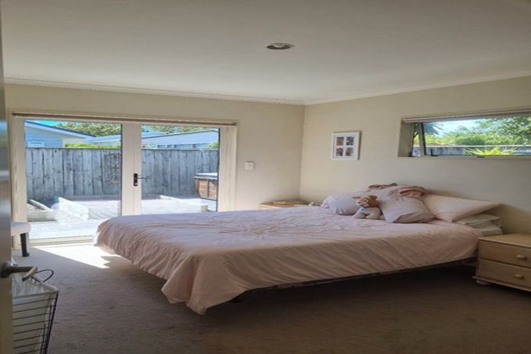Photo of property in 8 Sackville Street, Martinborough, 5711