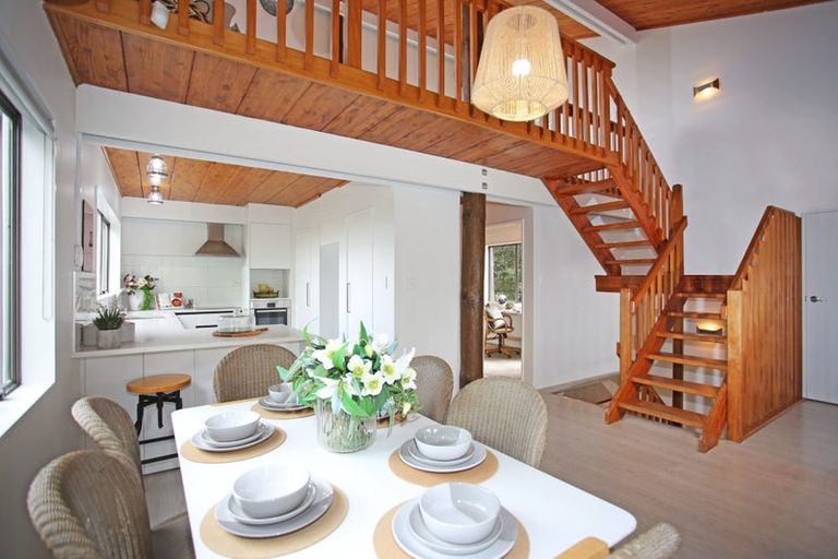 Photo of property in 10 Cameron Town Road, Pukekohe, 2678