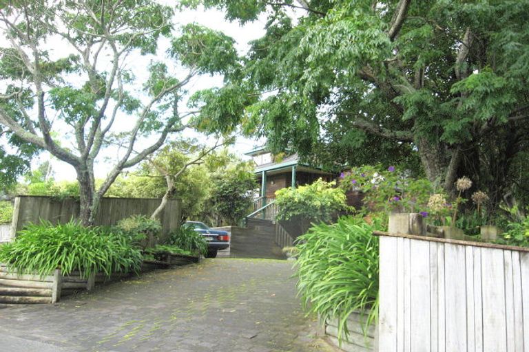 Photo of property in 13b Mcmillan Place, Mellons Bay, Auckland, 2014